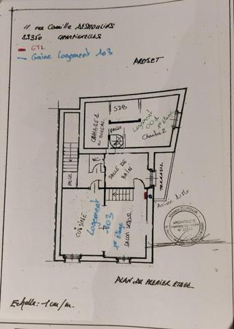 idéale pour projet de commerce ou investisseurs ou maison d'habitation.