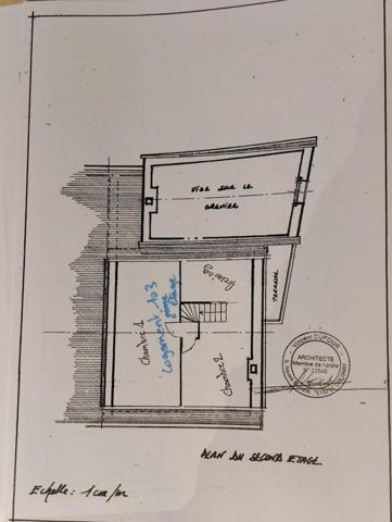 idéale pour projet de commerce ou investisseurs ou maison d'habitation.