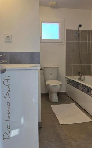 Maison récente, 3 chambres, jardin - Terrasse et parkings