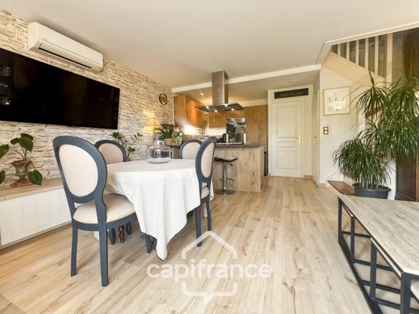 Domaine et golf de Pont royal maison de 67 m2 entièrement rénovée climatisée, bel extérieur,2/ 3 chambres, salle de bain et salle d'eau jardin , piscine résidentielle