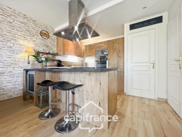 Domaine et golf de Pont royal maison de 67 m2 entièrement rénovée climatisée, bel extérieur,2/ 3 chambres, salle de bain et salle d'eau jardin , piscine résidentielle