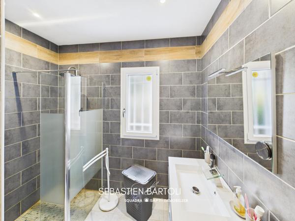 Villa T3 de 93m2 avec dépendance de 120m2 en pleine nature