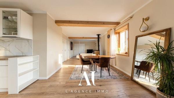 Appartement T4 rénové avec terrasse, balcon, 2 places de parking et combles aménageables  01170 Gex