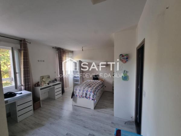 Maison 1850, cachet historique et beau terrain