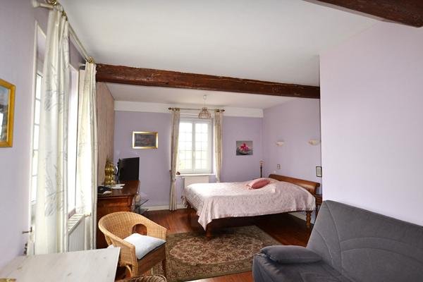 Soucieu En Jarrest 9 pièces 280 m2