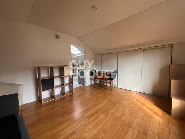 Rare à MALAKOFF ! 2 pièces dernier étage avec balcon, charme de l'ancien, emplacement stratégique !