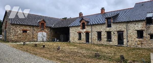 LAILLE corps de ferme avec 6700 m² de terrain.
Idéal projet familial, gîte, espace bien-être,..