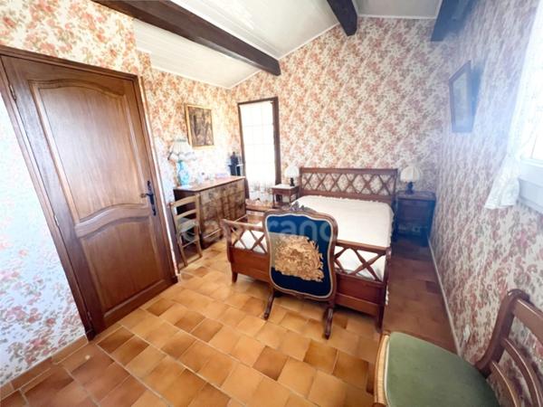 Charmante Maison 3 pièces 2 chambres à vendre à REILLANNE (04) - Jardin 650m2, au calme