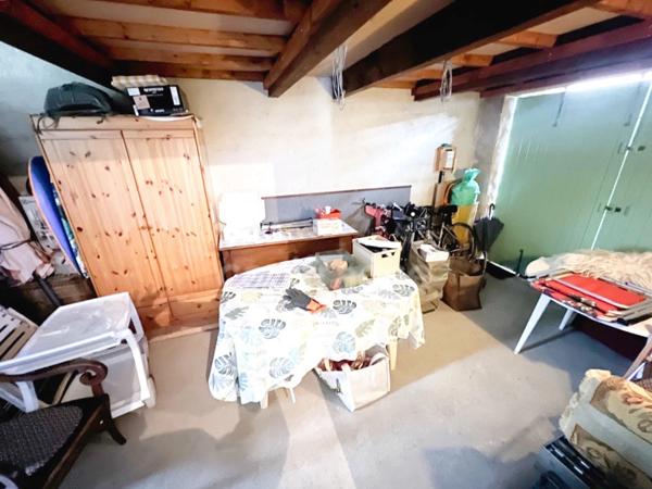 Charmante Maison 3 pièces 2 chambres à vendre à REILLANNE (04) - Jardin 650m2, au calme