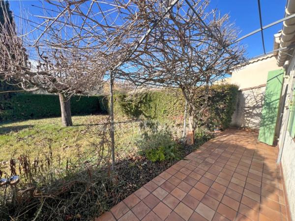 Charmante Maison 3 pièces 2 chambres à vendre à REILLANNE (04) - Jardin 650m2, au calme