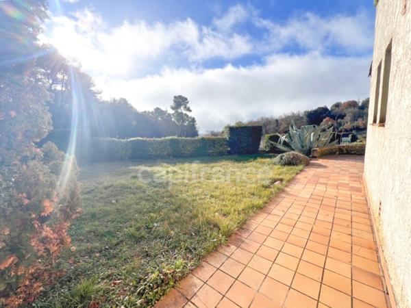 Charmante Maison 3 pièces 2 chambres à vendre à REILLANNE (04) - Jardin 650m2, au calme