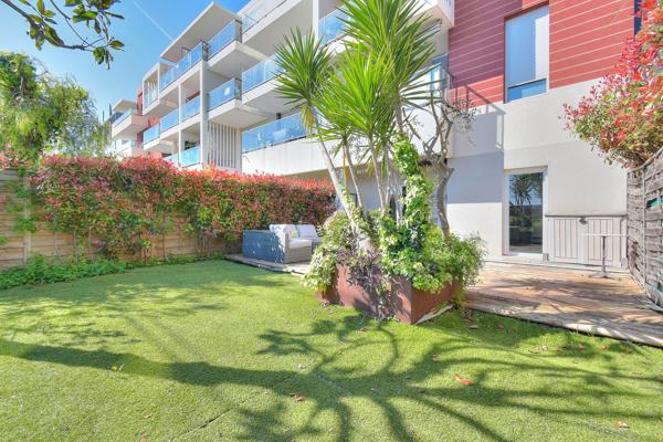 Antibes (06600) Antibes 2 pièces rez de jardin parking