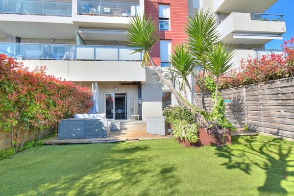 Antibes (06600) Antibes 2 pièces rez de jardin parking