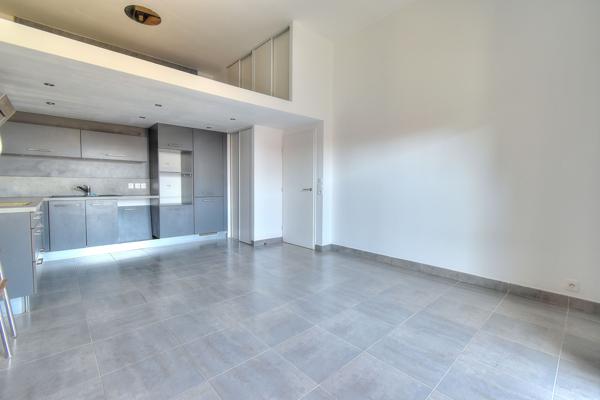 Antibes (06600) Antibes 2 pièces rez de jardin parking