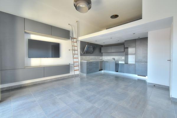 Antibes (06600) Antibes 2 pièces rez de jardin parking