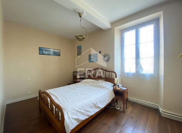 LESCAR - Authentique  Béarnaise de 200 m² avec grange en galet  plus dépendance