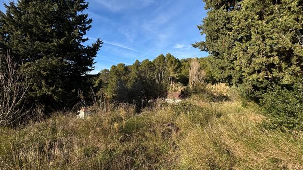 Terrain constructible 1 133 m² à Meyreuil avec vue dominante plein sud et libre constructeur