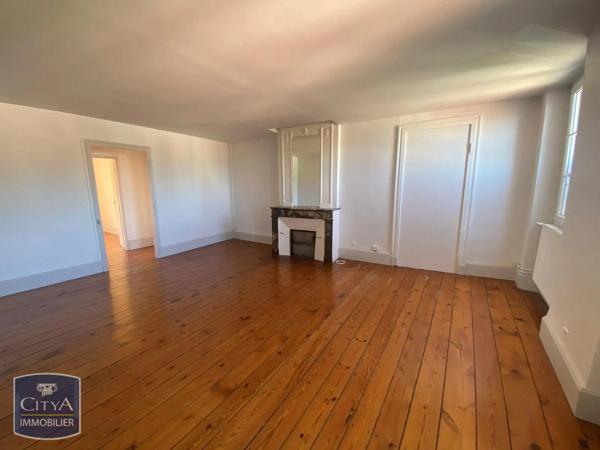 Appartement à louer 5 pièces 135.06m² Agen (47000)