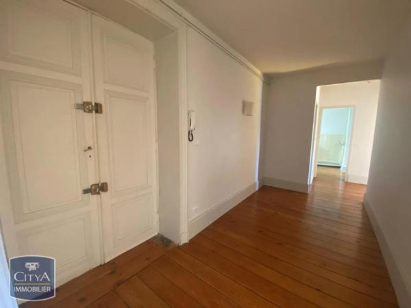 Appartement à louer 5 pièces 135.06m² Agen (47000)