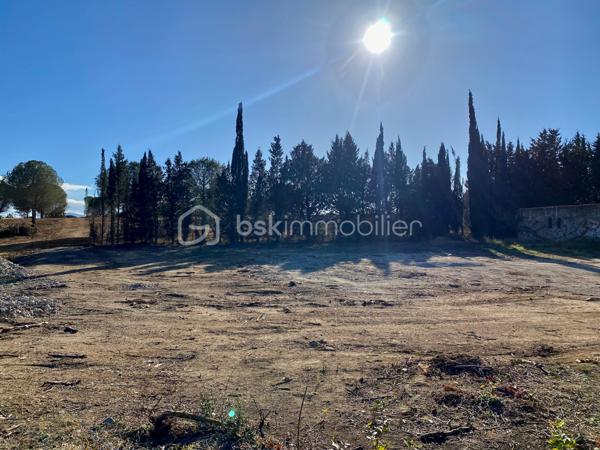 Terrain de 2 762 m²