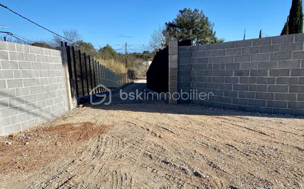 Terrain de 2 762 m²