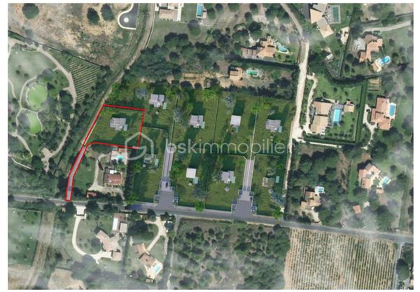 Terrain de 2 762 m²