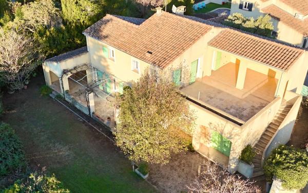 Maison à vendre    7 pièces • 187 m2 Salon-de-Provence