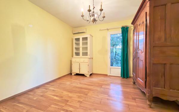 Maison à vendre    7 pièces • 187 m2 Salon-de-Provence