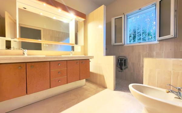 Maison à vendre    7 pièces • 187 m2 Salon-de-Provence