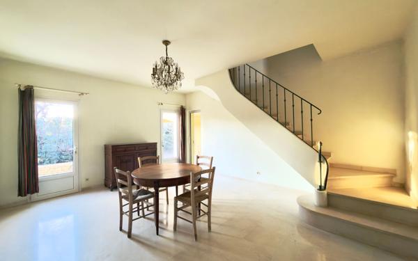 Maison à vendre    7 pièces • 187 m2 Salon-de-Provence