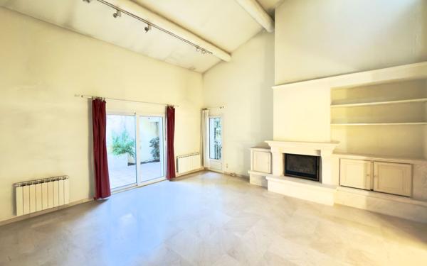 Maison à vendre    7 pièces • 187 m2 Salon-de-Provence