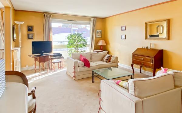 Appartement à vendre    3 pièces • 74,70 m2 Le Chesnay