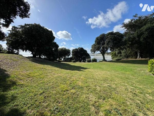 À vendre – Grande maison familiale avec vue unique et accès direct à la baie (Cancale / Saint-M