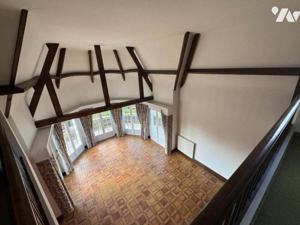 À vendre – Grande maison familiale avec vue unique et accès direct à la baie (Cancale / Saint-M