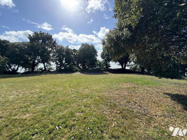 À vendre – Grande maison familiale avec vue unique et accès direct à la baie (Cancale / Saint-M