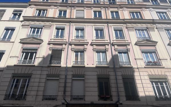 Appartement à vendre    4 pièces • 95,74 m2 Lyon 6