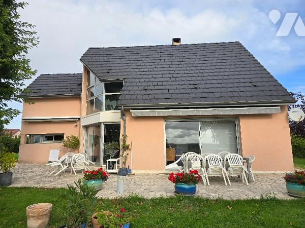 Maison d'architecte de 144 m² habitable sur parcelle de 2500 m².