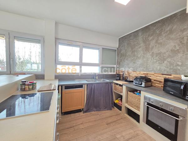 Location
                Appartement78,18 m² - 4 Pièces -
                    ORLEANS (45000)