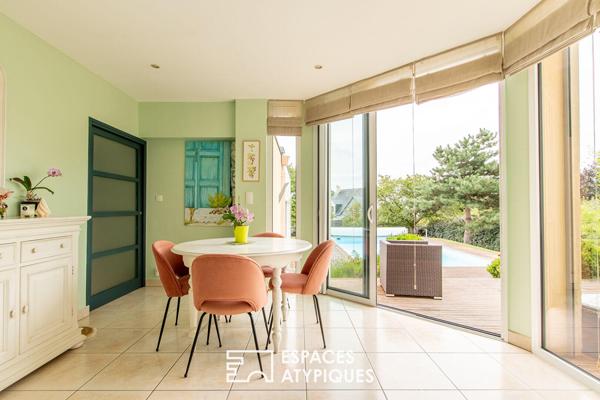 Maison contemporaine dans un havre de paix avec piscine extérieure