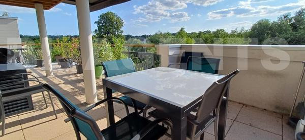 MEAUX  : Appartement F4 de standing récent avec 2 terrasses, vue dégagée  et 2 places de stationneme