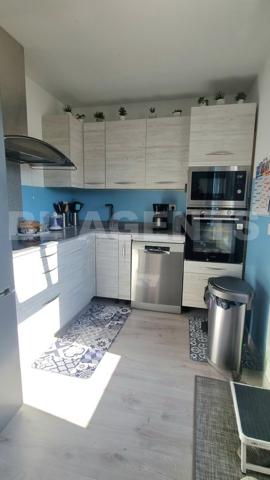 MEAUX  : Appartement F4 de standing récent avec 2 terrasses, vue dégagée  et 2 places de stationneme