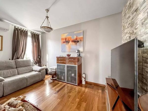 La Turbie, charmante maison de village en excellent état