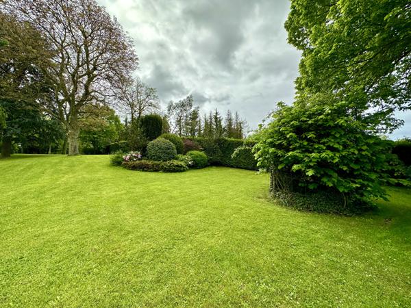 Maison 9 pièces - 310 m²