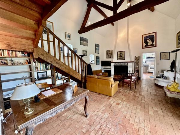 Maison 9 pièces - 310 m²