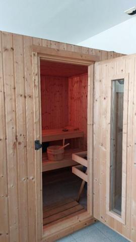 Maison Vauvillers 9 pièce(s) 210 m2 Piscine jardin dépendance