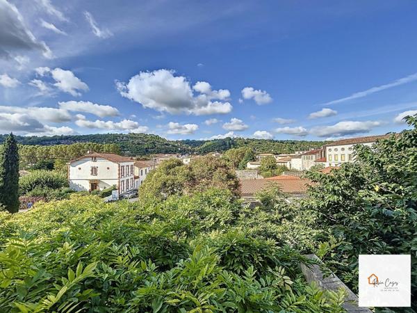 Maison T7 de 160m² avec jardin, caves et garages