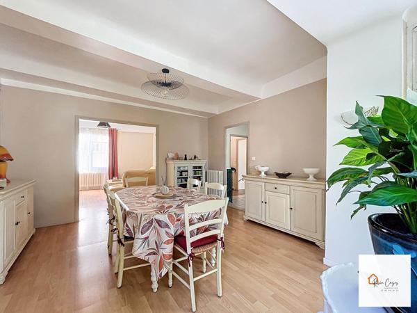 Maison T7 de 160m² avec jardin, caves et garages