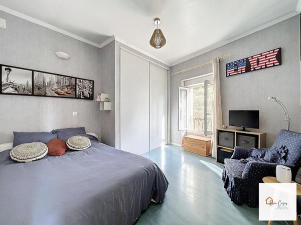 Maison T7 de 160m² avec jardin, caves et garages