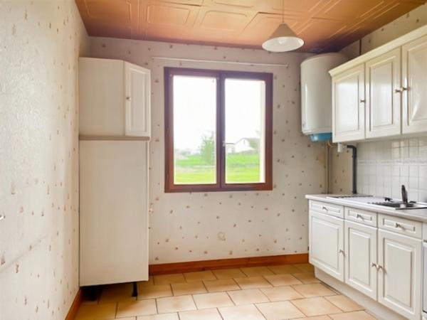 A VERNEUIL SUR VIENNE MAISON DE PLAIN PIED DE 95 M² 3 BELLES CHAMBRES SUR 1509 M² DE TERRAIN