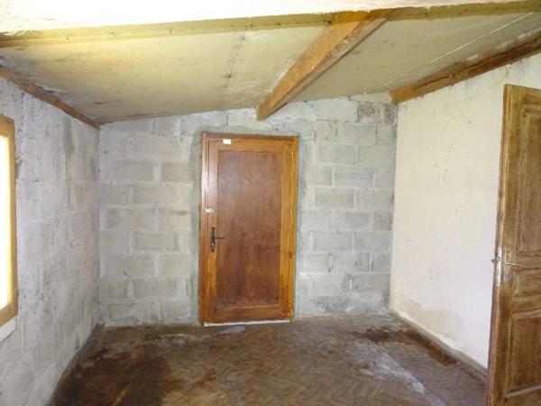 A VERNEUIL SUR VIENNE MAISON DE PLAIN PIED DE 95 M² 3 BELLES CHAMBRES SUR 1509 M² DE TERRAIN